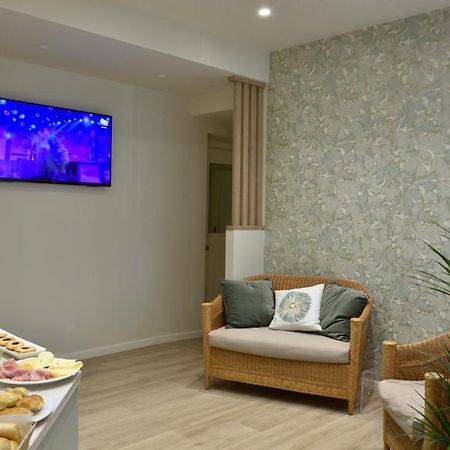 Hotel Bel Sit Alassio Bagian luar foto