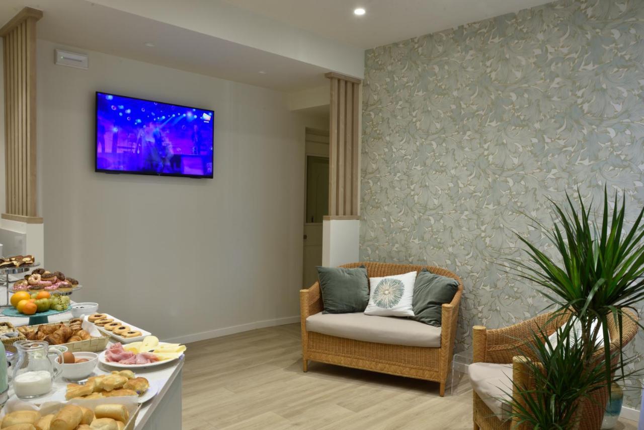 Hotel Bel Sit Alassio Bagian luar foto