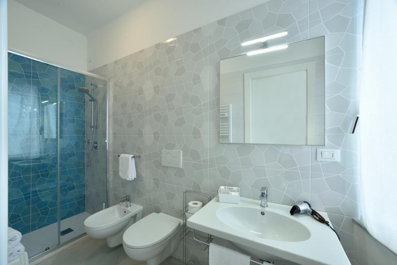 Hotel Bel Sit Alassio Bagian luar foto