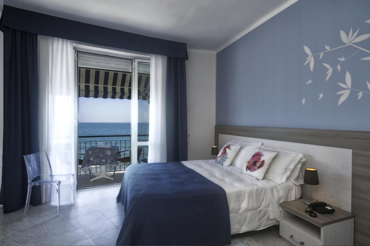 Hotel Bel Sit Alassio Bagian luar foto